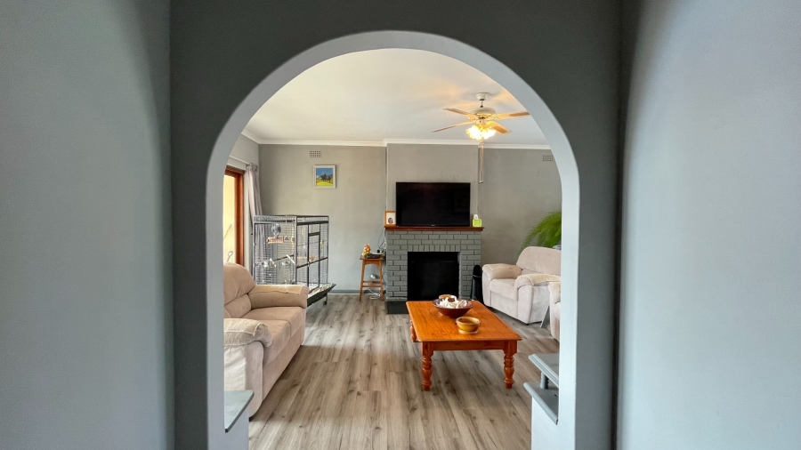 4 Bedroom Property for Sale in Dobson Western Cape